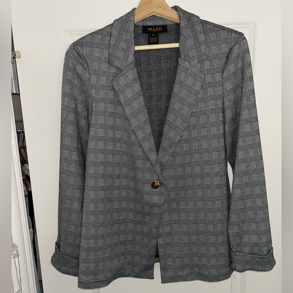 Maze Plaid Single-Button Women’s Blazer in Black & White- Small